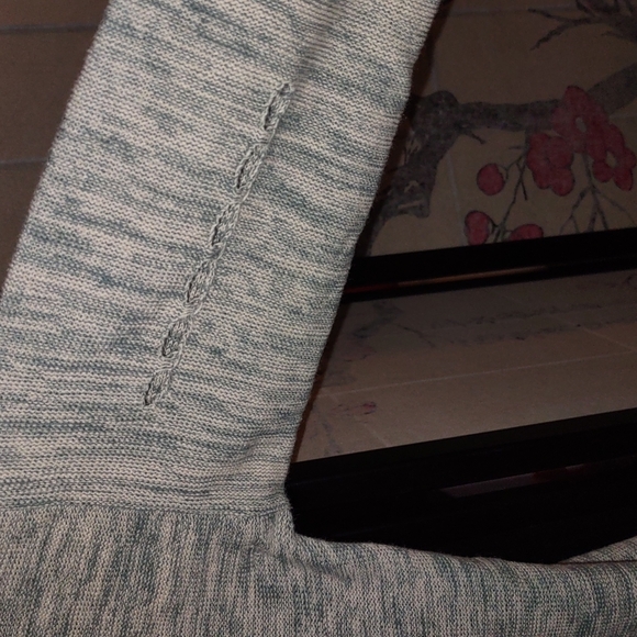 BCBGeneration Women's distressed green button up cardigan size medium - Picture 4 of 6